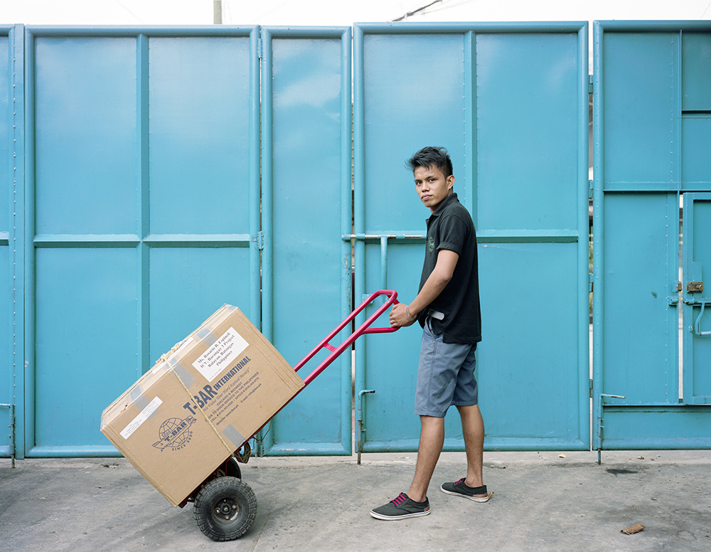 Balikbayan Box Delivery Man