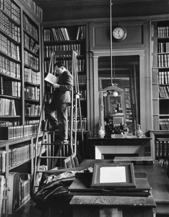 Academie Francaise, Paris (man on a ladder reading)