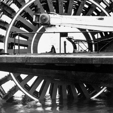 Stern-wheel Steamer Delta Queen, Rock Island, Illinois