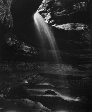 Waterfall, Lasalle Canyon, Starved Rock State Park, Illinios