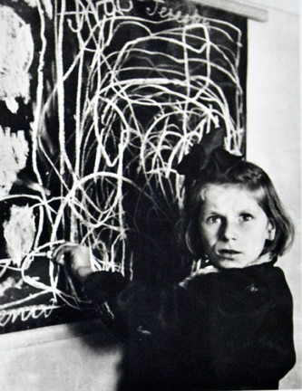 An orphaned girl, Tereska, traumatized by her experiences in German concentration camps, makes a troubled attempt to draw a picture of her home, from the 